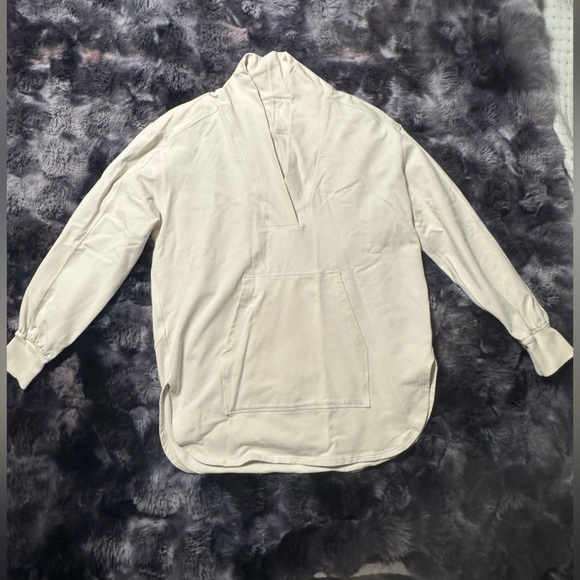 Lululemon Back In Action Top - Picture 2 of 4